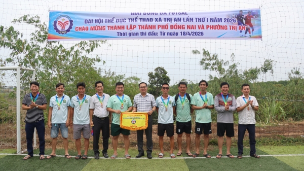 18 4 2026 lanh dao xa trao gia ba